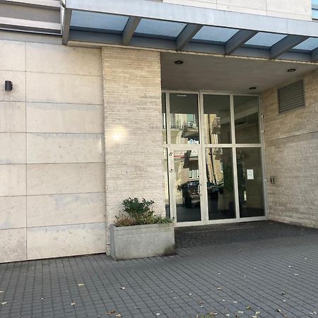 Przestronny Apartament Na Dolnej Warsaw Luaran gambar