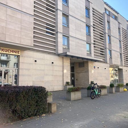 Przestronny Apartament Na Dolnej Warsaw Luaran gambar